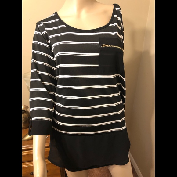 unknown Tops - Cute striped top with zipper pocket